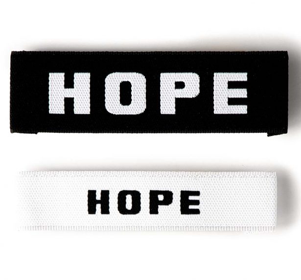 Hope märke i två varianter